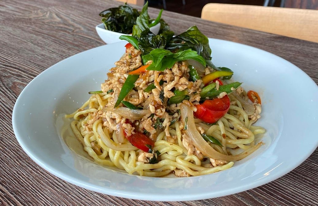 Noodle Wave Garland by null