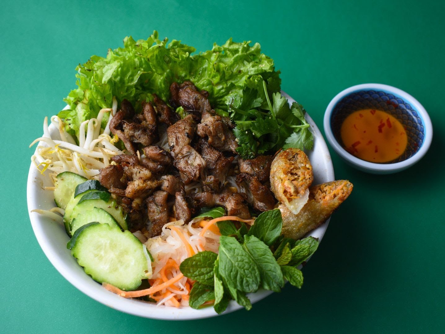 Saigón Noodle Bar by null