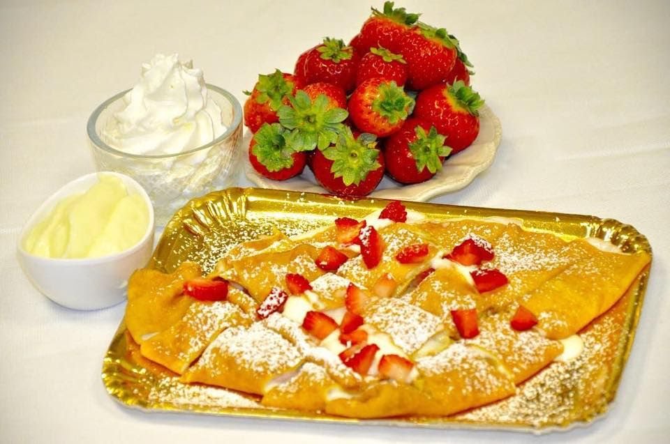 LE COLONNE GELATI & CREPES FAMOSE® by null