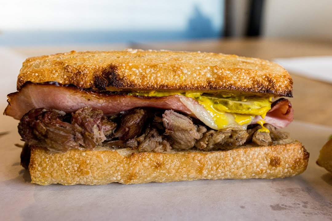 Ampersandwich by null