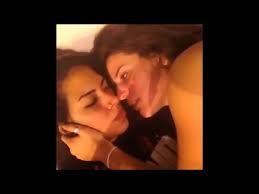 Passionate lesbian kissing jpg x Kissing lesbians amateur