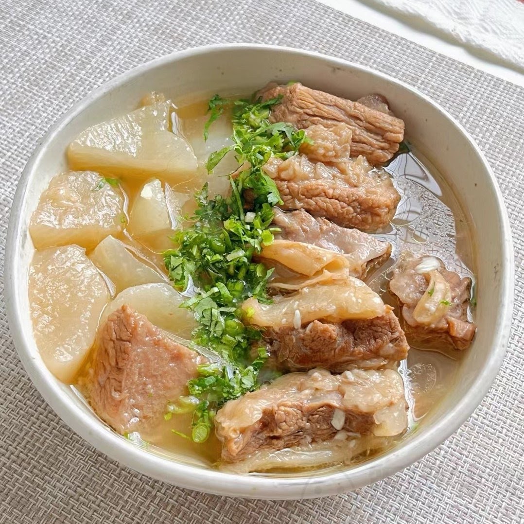 Five Five Noodles by null