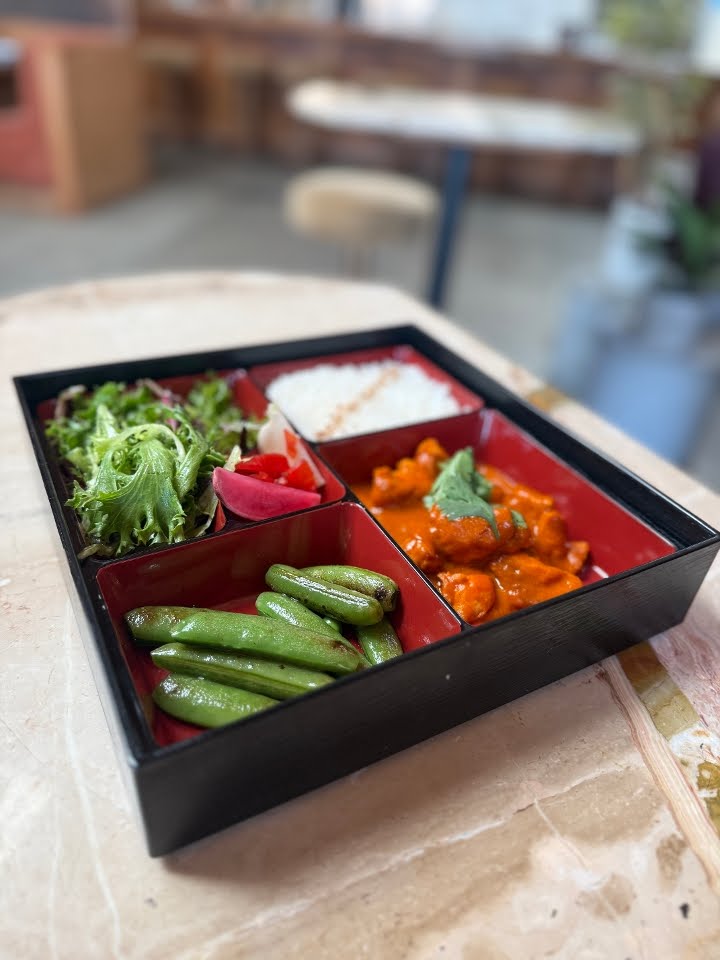 Edgemar Restaurant + Lounge by null