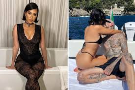 Kourtney kardashian travis barker caught having sex public jpg x Kourtney kardashian sex