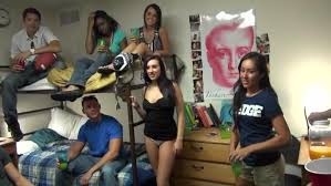 Vuzbeasaatbaaaaaa uu jpg x College students
