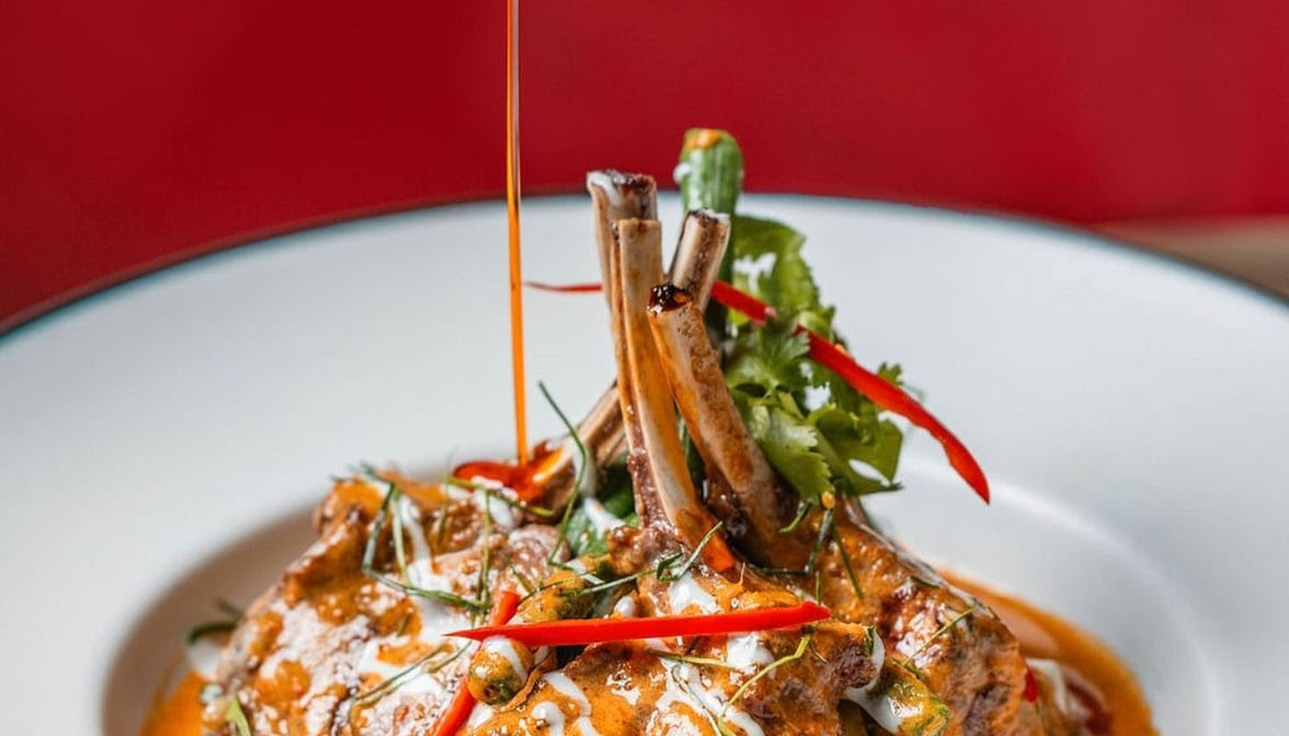 Ve La Thai Fine Dining Restaurant & Wine by null