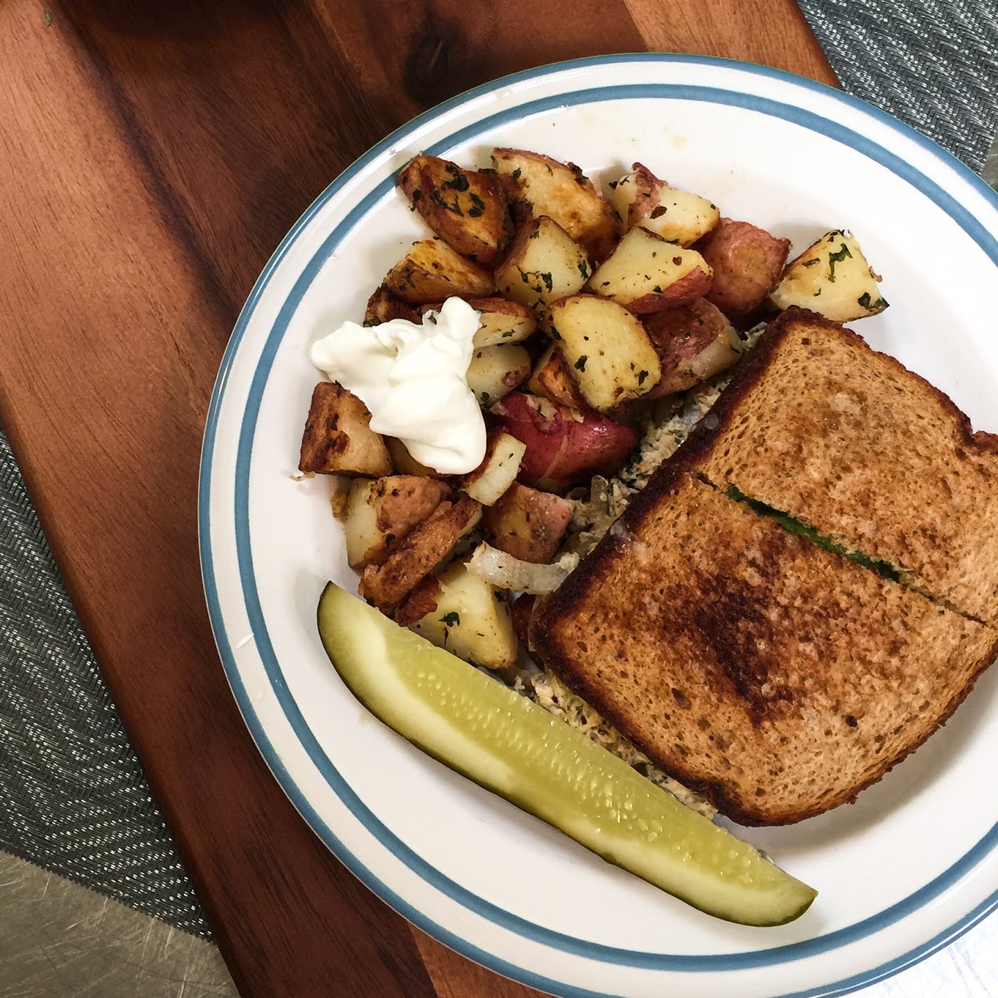 Lynn & Lu's Escapade Cafe by null