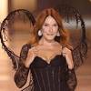 À 56 ans, Carla Bruni fait ses premiers pas au défilé Victoria's Secret