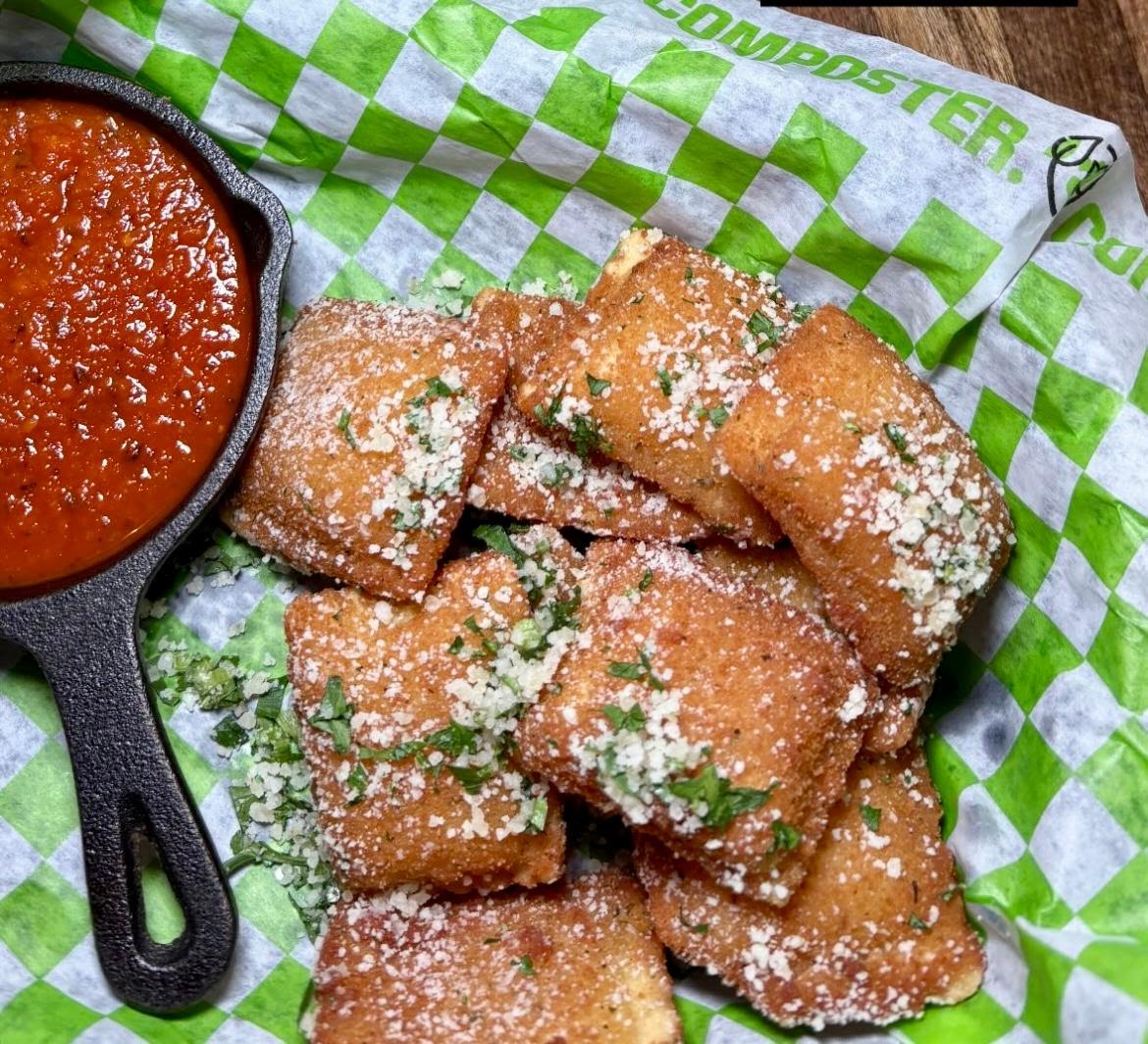 Nettie's Tavern by null