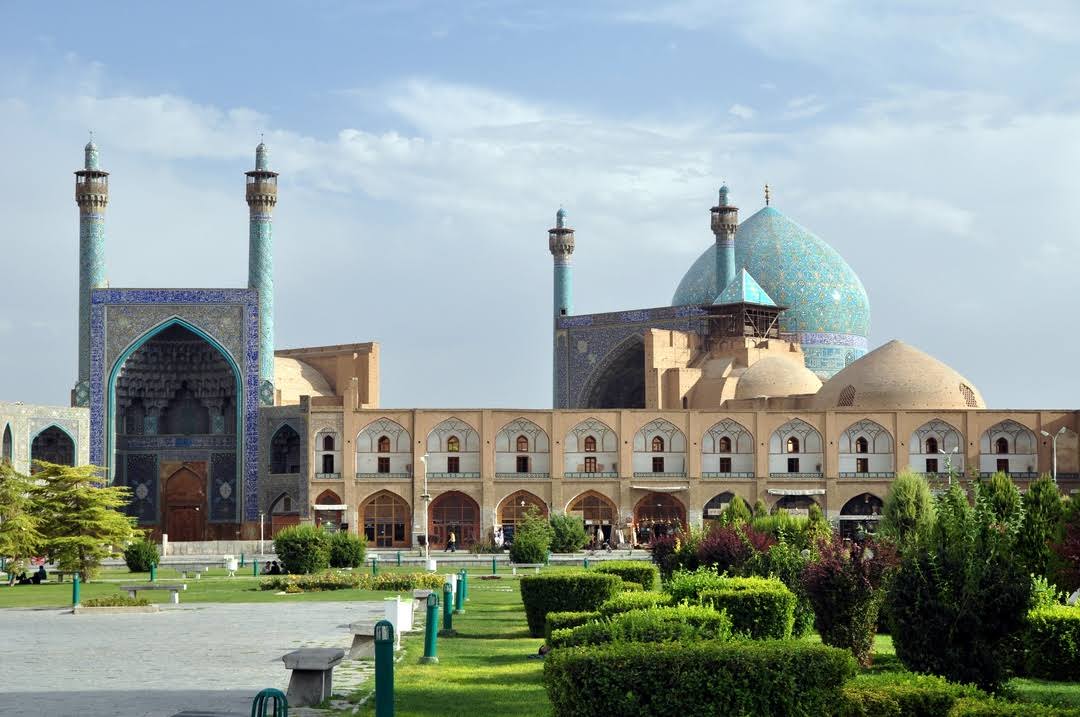 Shah Abbasi Mosque by null