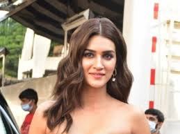 A kriti sanon latest hot stills pics jpg x Kriti sanon