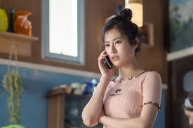 恒松祐里|足長っ！」恒松祐里、すらり美脚のピースSHOTに絶賛の声「スレンダー」「可愛い笑顔」 | E-TALENTBANK co.,ltd.