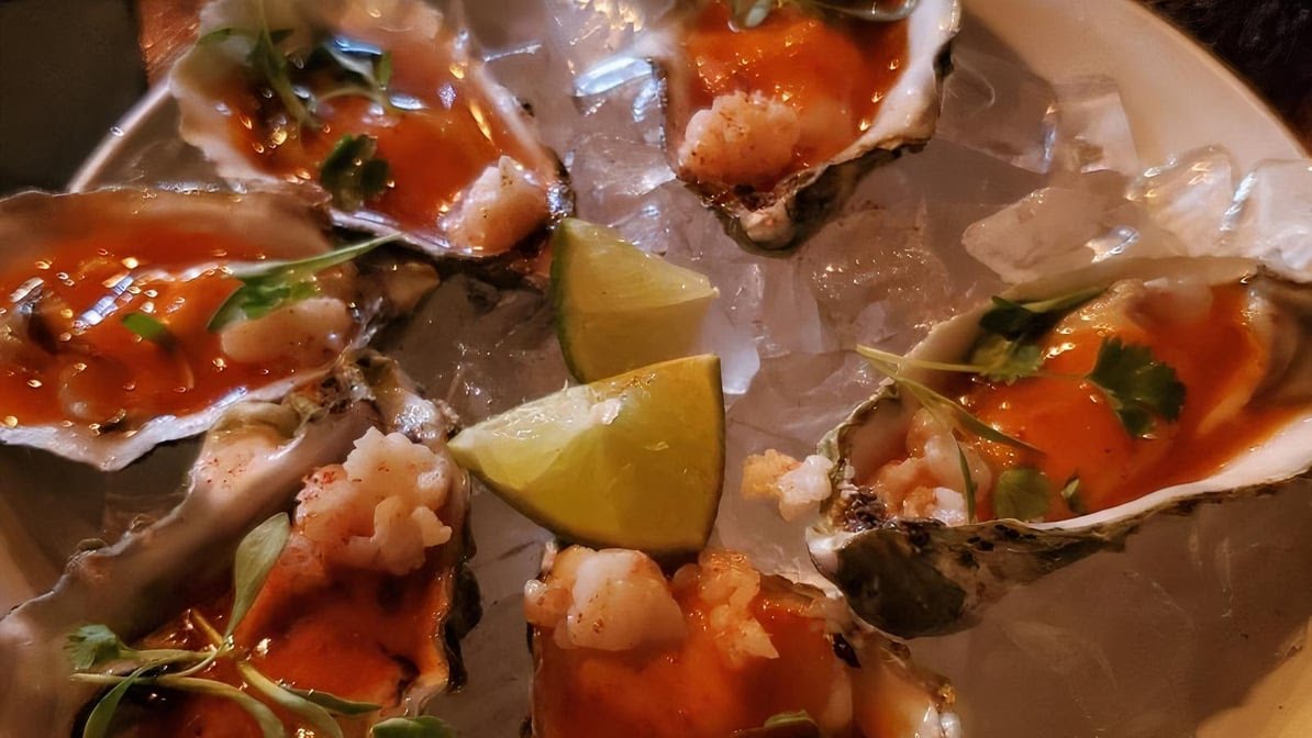 URBANA Mexican Gastronomy & Mixology by null