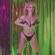 из 90х голые родители|Убивали людей и все бегали абсолютно голые»: как новое русское кино создаёт  миф о 1990-х — VATNIKSTAN