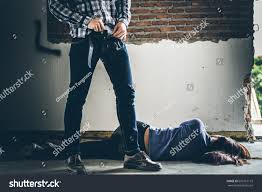 テロリスト　レイプ|身代金を人質に銃を目指してのシューティング ゲーム テロリストや強盗のコンセプトです 警察や兵士のテーマ 発行された社会的なテーマ — ストック写真  © shutter2u #228775778