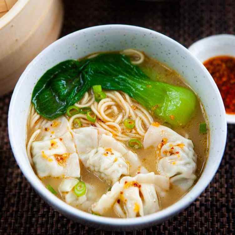 Yummy Yummy Noodles by null