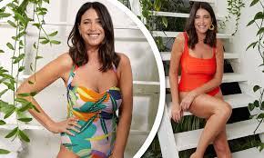 lisa snowdon braless|Lisa Snowdon flaunts hourglass curves in bodycon dress | Daily Mail Online