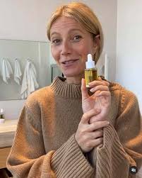 Gwyneth paltrow embarrasses daughter apple after posting nude photo on her jpg x Gwyneth paltrow