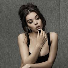 Hailee steinfeld nude nails jpg x Hailee steinfeld