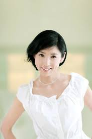 黒木瞳 エロ画像|Amazon.co.jp: 黒木瞳 写真集 17 Months of A Designed Woman 美女 美乳 美尻 セクシー グラマー 女優  210