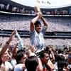 Un hincha de River compró el camión que Maradona usaba para ir ...