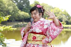 水谷ゆりこ|水谷千重子 (c)関西テレビ - 水谷千重子と吉田ゆり子が高まった感情を歌にするロケ、こぶしたかしも [画像ギャラリー 8/10] - お笑いナタリー