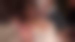 飲み会　人妻　エロハプニング|深夜酔って道路に座っていた人妻を介抱した話 | みんなのエッチ体験