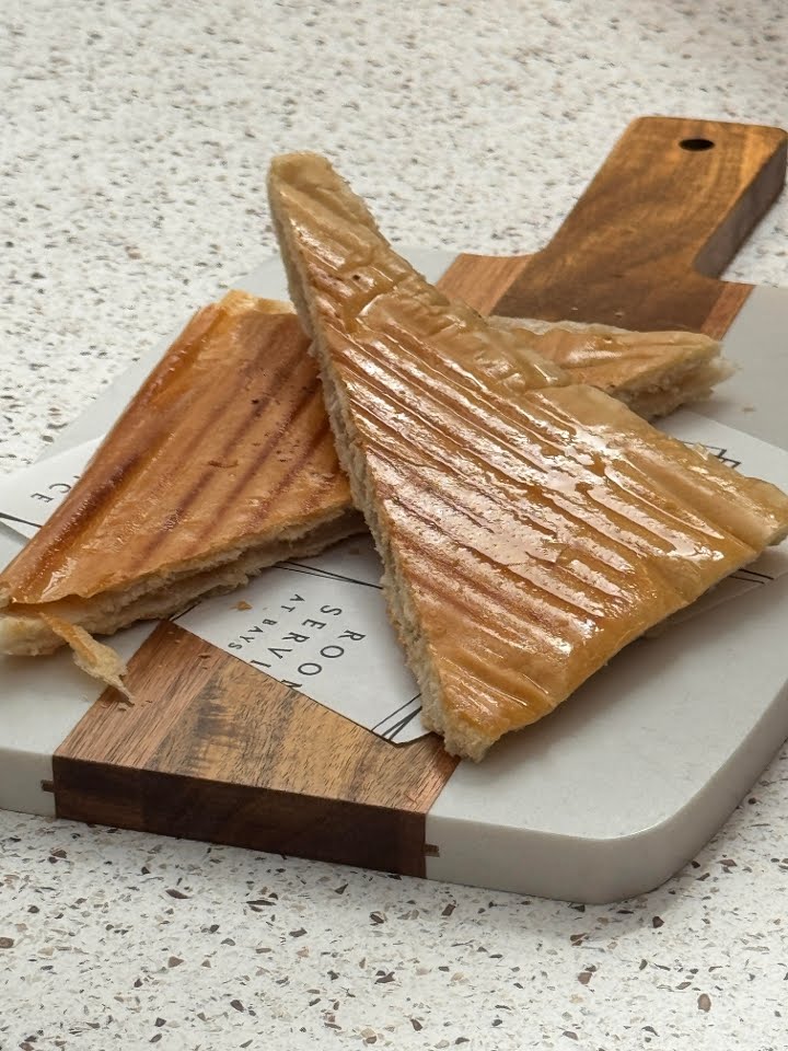 Room Service at Bayshore by null