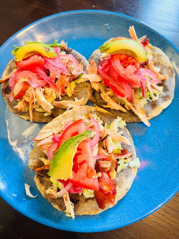 Catrachita Yucateca by null