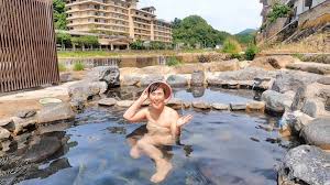 混浴|湯あみ着で混浴、楽しいよ…笑顔の女性「視線を気にして体隠さなくていい」 : 読売新聞