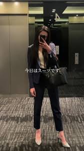 リクルートスーツ　逆さ撮り|リクルートスーツに隠れた300mium161 | TikTok