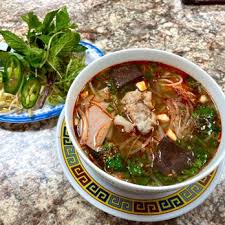 Your noodle guide to vietnam trippin png x To pronounce pho