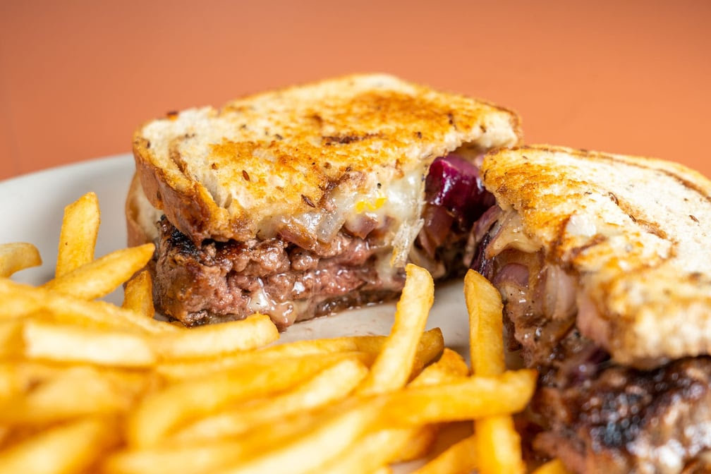 Syd's Fine Food and Spirits by null