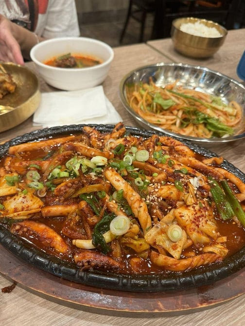 ChungChun Jokbal, 청춘족발 by null