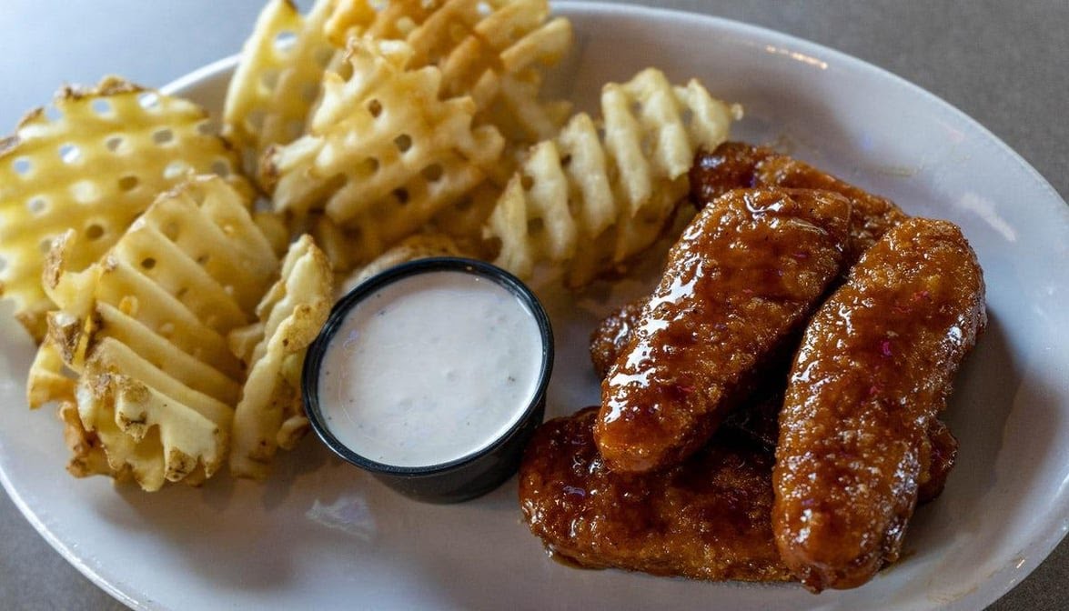 Pluckers Wing Bar by null