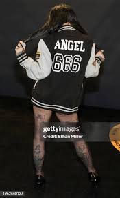 Easaatbaaaaaa kbuwepjnkbgpxb jpg x Joanna angel tight