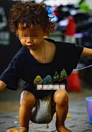 女孩尿 |賴筱恩（Dory） - 2014/12/30(2Y2M0D) 最近開始教Dory 尿尿 跟便便要跟媽咪說，然後要去找馬桶寶寶上廁所，沒想到試了兩次失敗後，今天成功了！小女孩真的慢慢懂事長大了！ | Facebook