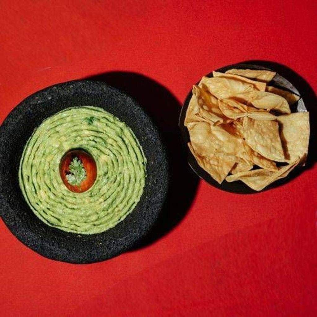 Mano De Santo by null