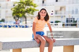 teen candid|」の写真素材 | 72件の無料イラスト画像 | Adobe Stock