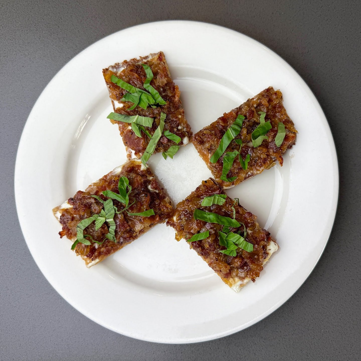 Vezzo NYC Thin Crust Pizza by null