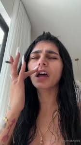 Mia khalifa solo jpg x Mia khalifa solo