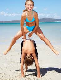 白人 小学生 裸|小学生 裸 白人 足の部分 無邪気】の画像素材 | 写真素材ならイメージナビ