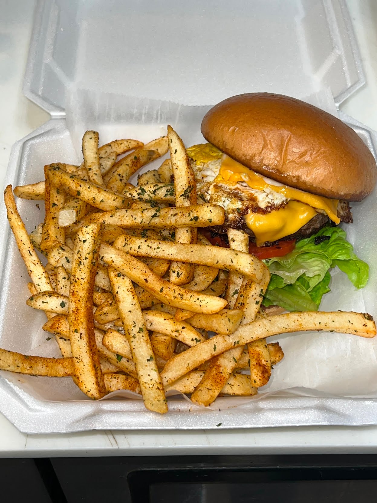 JDS SUMMERHILL VARIETY DELI by null