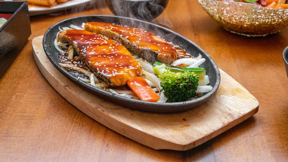 Mizu Sushi Bar & Asian Fusion by null