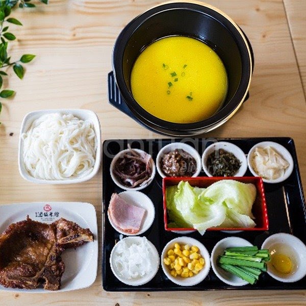 Ten Seconds Yunnan Rice Noodles by null