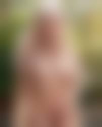 muslim nude sexy girls |This is very rare for an Indonesian Muslim girl...