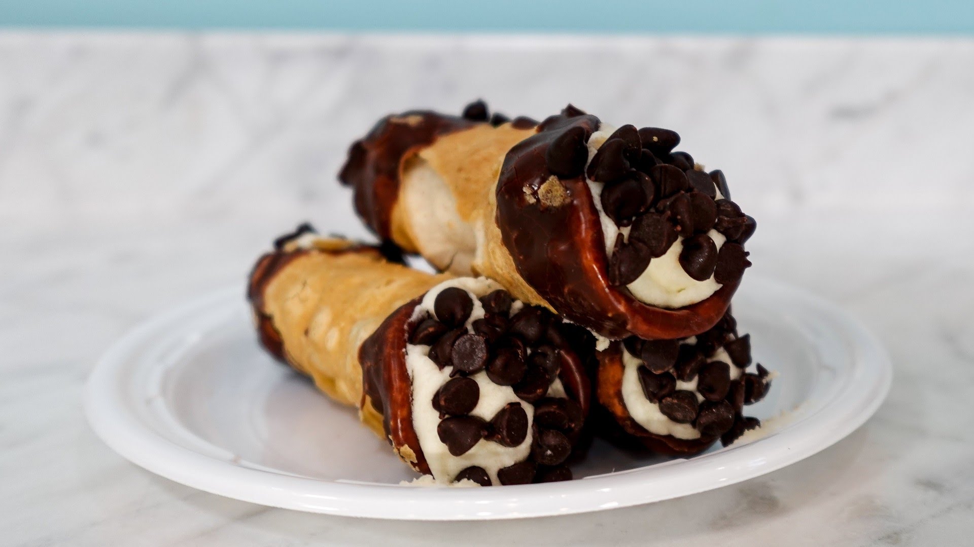 The Mayflower Bakery (La Flor De Mayo Bakery) by null