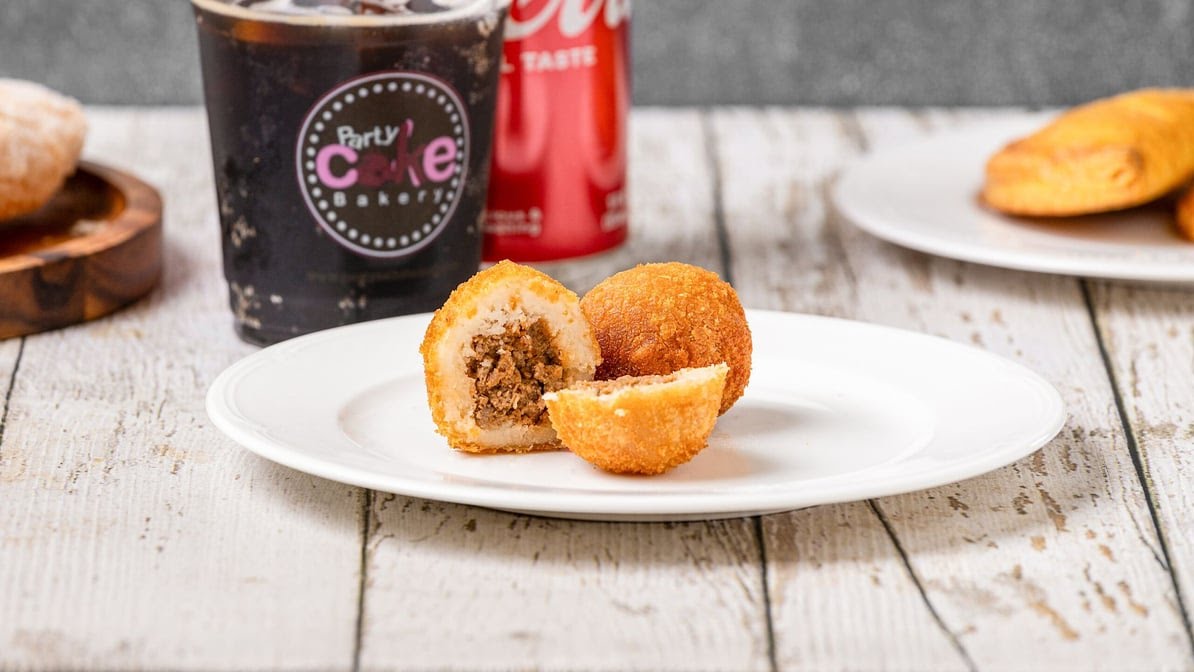 Party Cake Bakery by null