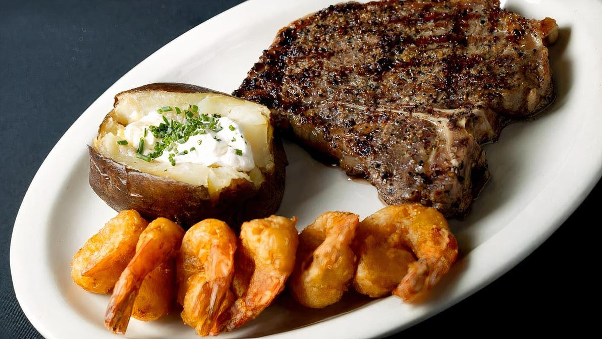 Starter's Bar and Grill Southfield by null
