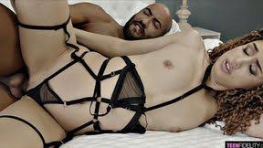 Uma noite natalina dentro da comunidade com a esposa novinha luara amaral gustavo bueno pornone ex vporn jpg x Novinha luara amaral gustavo